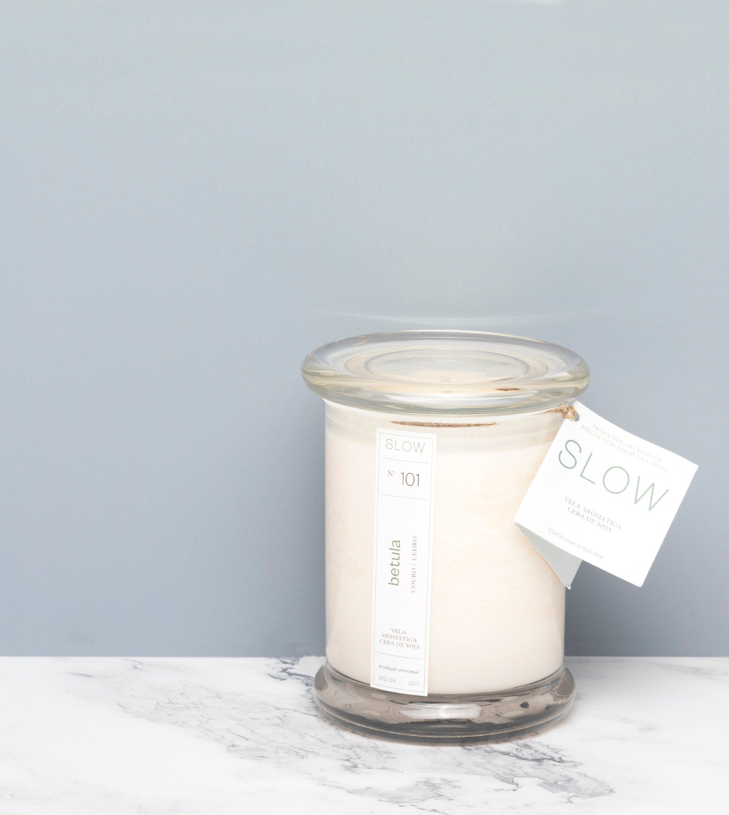 Vela Status Betula - Couro e Cedro